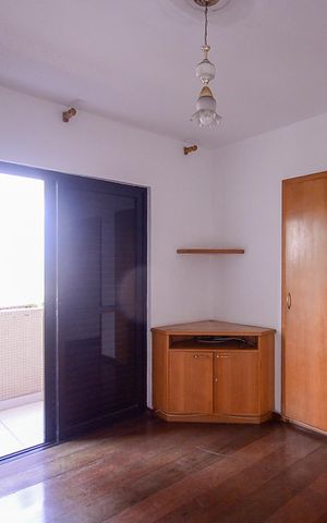 Apartamento à venda com 198m², 3 quartos e 4 vagas Apartamento à venda com 198m², 3 quartos e 4 vagasQuarto 2 - Suite