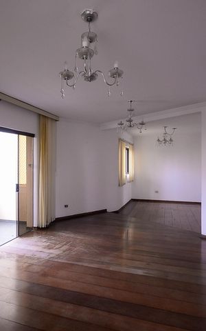 Apartamento à venda com 198m², 3 quartos e 4 vagas Apartamento à venda com 198m², 3 quartos e 4 vagasSala