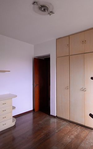 Apartamento à venda com 198m², 3 quartos e 4 vagas Apartamento à venda com 198m², 3 quartos e 4 vagasQuarto 3 - Suite