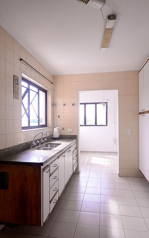 Apartamento à venda com 198m², 3 quartos e 4 vagas Apartamento à venda com 198m², 3 quartos e 4 vagasCozinha