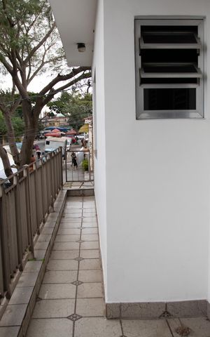 Casa à venda com 415m², 4 quartos e 1 vaga Casa à venda com 415m², 4 quartos e 1 vagaVARANDA- CASA 1