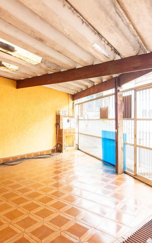 Casa à venda com 110m², 3 quartos e 2 vagas Casa à venda com 110m², 3 quartos e 2 vagasGaragem