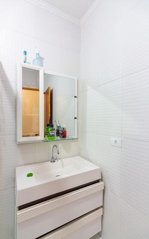 Casa à venda com 110m², 3 quartos e 2 vagas Casa à venda com 110m², 3 quartos e 2 vagasBanheiro