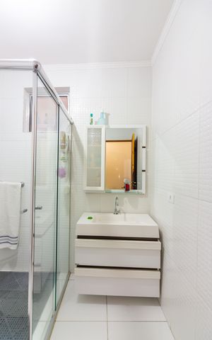 Casa à venda com 110m², 3 quartos e 2 vagas Casa à venda com 110m², 3 quartos e 2 vagasBanheiro