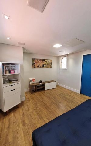 Casa de condomínio à venda com 140m², 3 quartos e 2 vagas Casa de condomínio à venda com 140m², 3 quartos e 2 vagasSala de TV
