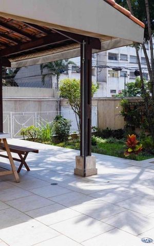Casa de condomínio à venda com 140m², 3 quartos e 2 vagas Casa de condomínio à venda com 140m², 3 quartos e 2 vagasÁrea comum - Churrasqueira