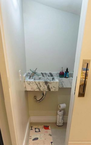 Casa de condomínio à venda com 140m², 3 quartos e 2 vagas Casa de condomínio à venda com 140m², 3 quartos e 2 vagasLavabo