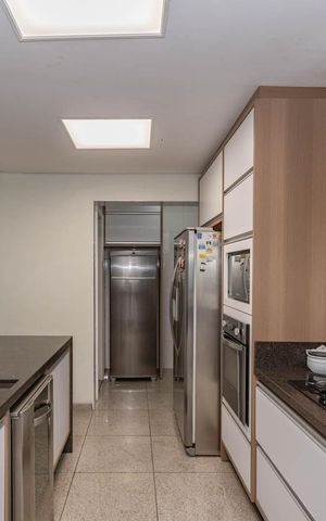 Apartamento à venda com 310m², 5 quartos e 4 vagasCozinha