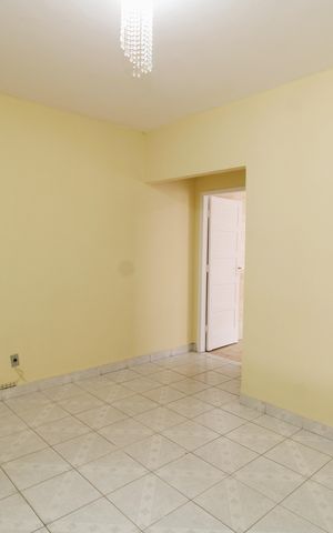 Casa para alugar com 102m², 2 quartos e 2 vagasSala