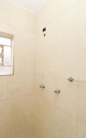Casa para alugar com 102m², 2 quartos e 2 vagasBanheiro