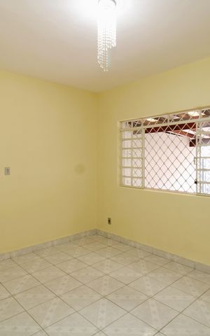 Casa para alugar com 102m², 2 quartos e 2 vagasSala