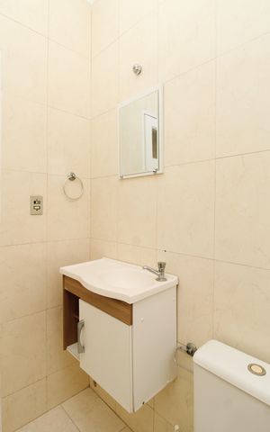 Casa para alugar com 102m², 2 quartos e 2 vagasBanheiro