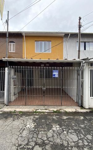 Casa para alugar com 102m², 2 quartos e 2 vagas Casa para alugar com 102m², 2 quartos e 2 vagasFachada e placa