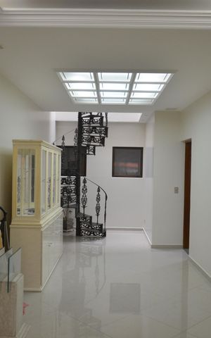Casa para alugar com 286m², 6 quartos e 6 vagasSala
