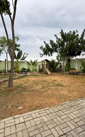 Casa de condomínio à venda com 240m², 2 quartos e 2 vagas Casa de condomínio à venda com 240m², 2 quartos e 2 vagasÁrea comum