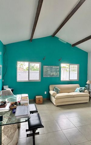 Casa de condomínio à venda com 240m², 2 quartos e 2 vagas Casa de condomínio à venda com 240m², 2 quartos e 2 vagasSala