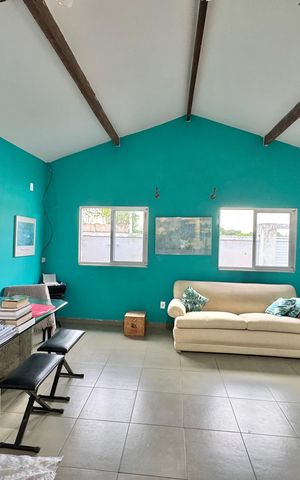Casa de condomínio à venda com 240m², 2 quartos e 2 vagas Casa de condomínio à venda com 240m², 2 quartos e 2 vagasSala