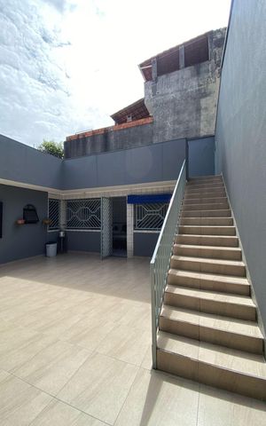 Casa à venda com 436m², 4 quartos e 1 vaga Casa à venda com 436m², 4 quartos e 1 vagaÁrea externa