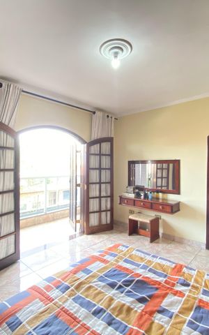Casa à venda com 436m², 4 quartos e 1 vaga Casa à venda com 436m², 4 quartos e 1 vagaSuite