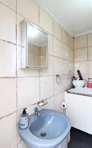 Casa à venda com 145m², 3 quartos e 2 vagasBanheiro de serviço