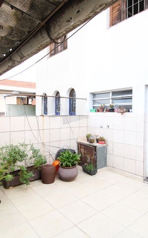 Casa à venda com 145m², 3 quartos e 2 vagasÁrea de Serviço