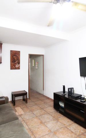Casa à venda com 145m², 3 quartos e 2 vagasSala