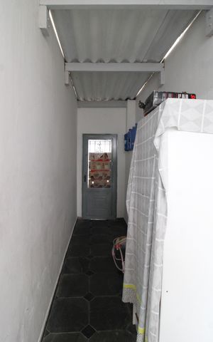Casa à venda com 145m², 3 quartos e 2 vagasCorredor lateral