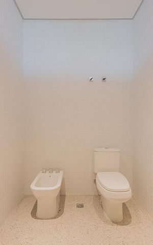 Casa à venda com 359m², 4 quartos e 2 vagasBanheiro da Suíte 2