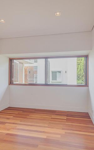 Casa à venda com 359m², 4 quartos e 2 vagasSuíte 1