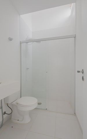 Casa à venda com 359m², 4 quartos e 2 vagasÁrea de Serviço - Banheiro 2