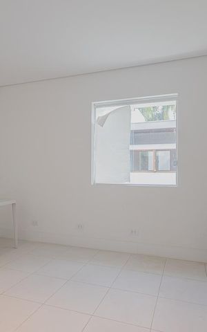 Casa à venda com 359m², 4 quartos e 2 vagasÁrea de Serviço - Quarto