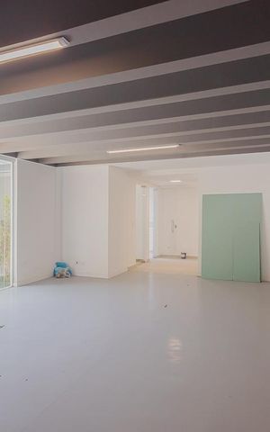 Casa à venda com 359m², 4 quartos e 2 vagasGaragem