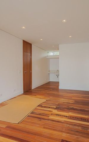 Casa à venda com 359m², 4 quartos e 2 vagasSuíte 1