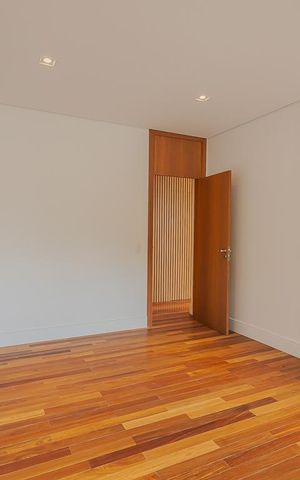 Casa à venda com 359m², 4 quartos e 2 vagasQuarto