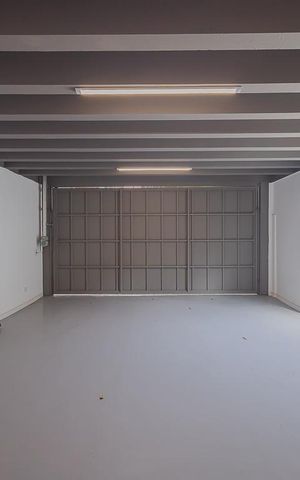 Casa à venda com 359m², 4 quartos e 2 vagasGaragem
