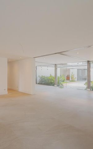 Casa à venda com 359m², 4 quartos e 2 vagasSala
