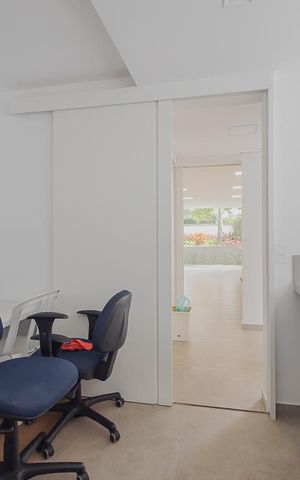 Casa à venda com 359m², 4 quartos e 2 vagasÁrea de Serviço