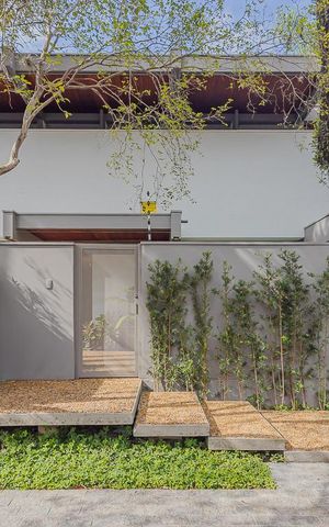 Casa à venda com 359m², 4 quartos e 2 vagasFachada