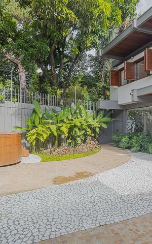 Casa à venda com 359m², 4 quartos e 2 vagasQuintal