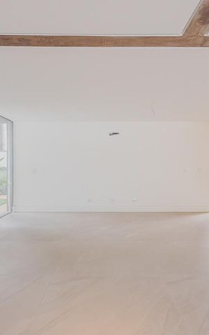 Casa à venda com 359m², 4 quartos e 2 vagasSala