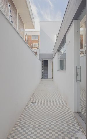 Casa à venda com 359m², 4 quartos e 2 vagasEntrada