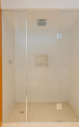 Casa à venda com 359m², 4 quartos e 2 vagasBanheiro da Suíte 1