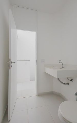 Casa à venda com 359m², 4 quartos e 2 vagasÁrea de Serviço - Banheiro 2