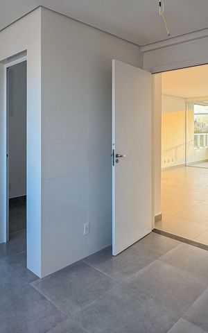 Apartamento à venda com 212m², 4 quartos e 4 vagas Apartamento à venda com 212m², 4 quartos e 4 vagasCozinha