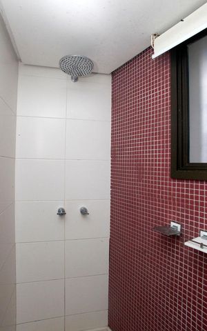 Apartamento à venda com 269m², 3 quartos e 4 vagasBanheiro do Quarto 2
