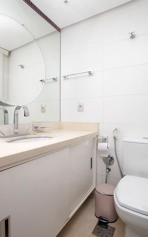 Apartamento à venda com 269m², 3 quartos e 4 vagasBanheiro do Quarto 2