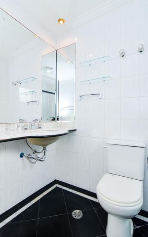 Apartamento à venda com 130m², 3 quartos e 3 vagasBanheiro 