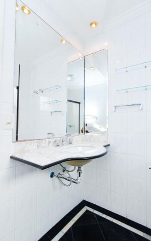 Apartamento à venda com 130m², 3 quartos e 3 vagasBanheiro 