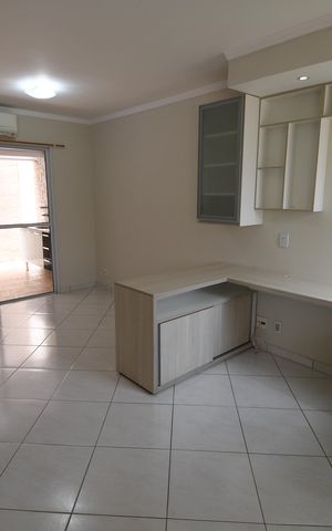 Casa de condomínio para alugar com 80m², 3 quartos e 2 vagasSala