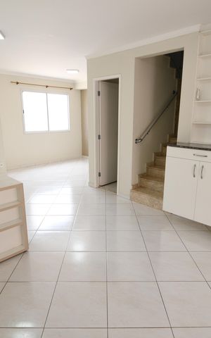 Casa de condomínio para alugar com 80m², 3 quartos e 2 vagasSala